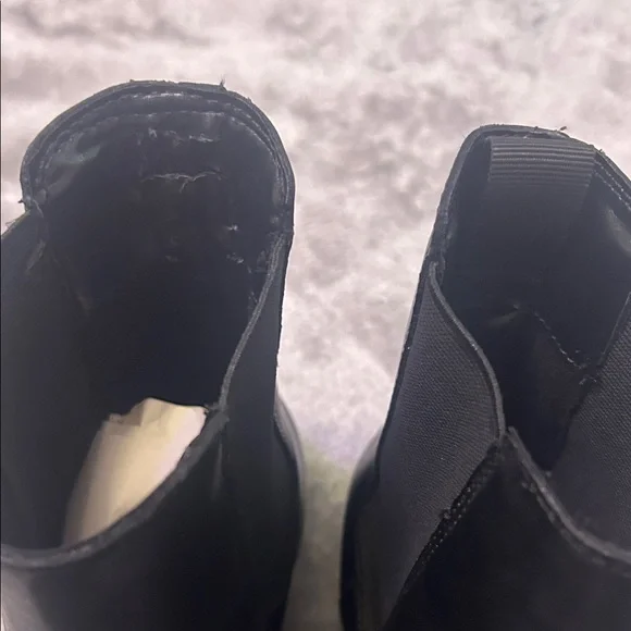Aldo Black Leather Chukka Boots, missing one of shoe grip tip. - Picture 4 of 8